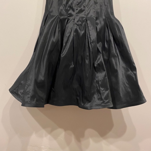 LUXE by CACHE Black Taffeta Puff Skirt Crossover Midi Dress Size 4 - Picture 2 of 5